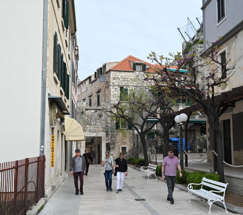 Old Town Apartment Omiš Exterior foto