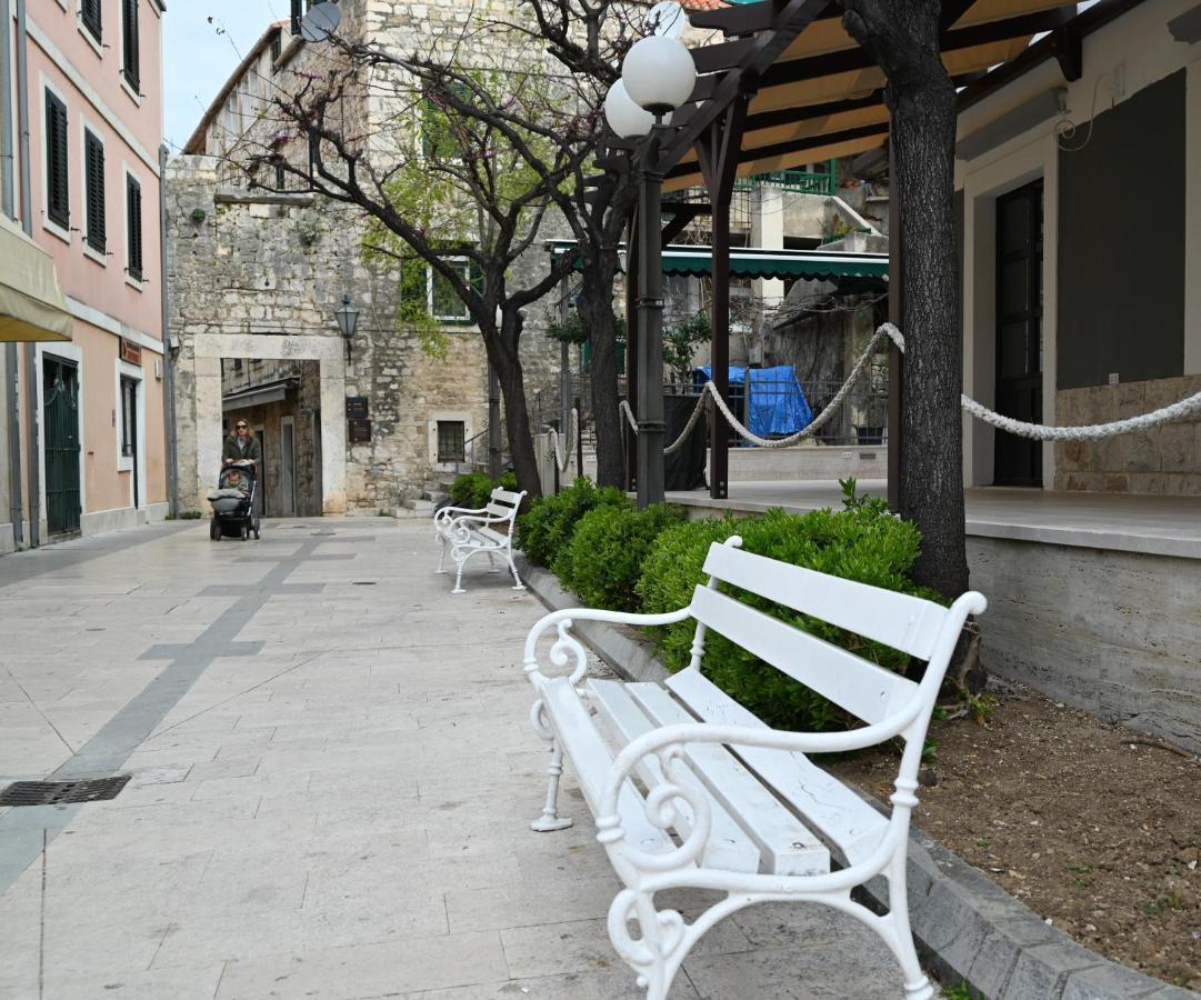 Old Town Apartment Omiš Exterior foto